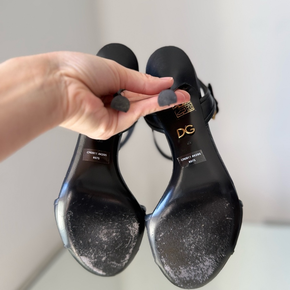 Like new DOLCE & GABBANA Dg Amore 95mm Pearl embellished Sandals 38 $975 - Picture 7 of 10